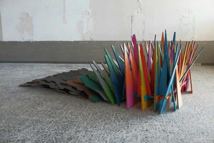 Wandel, Werner Rückemann, Wabenkarton, Holz, Farbe, Vielfalt, Dülmen, St Barbara Kaserne, 2021