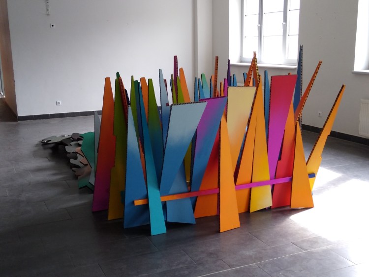 Wandel, Werner Rückemann, Wabenkarton, Holz, Farbe, Atelier Münster, 2021